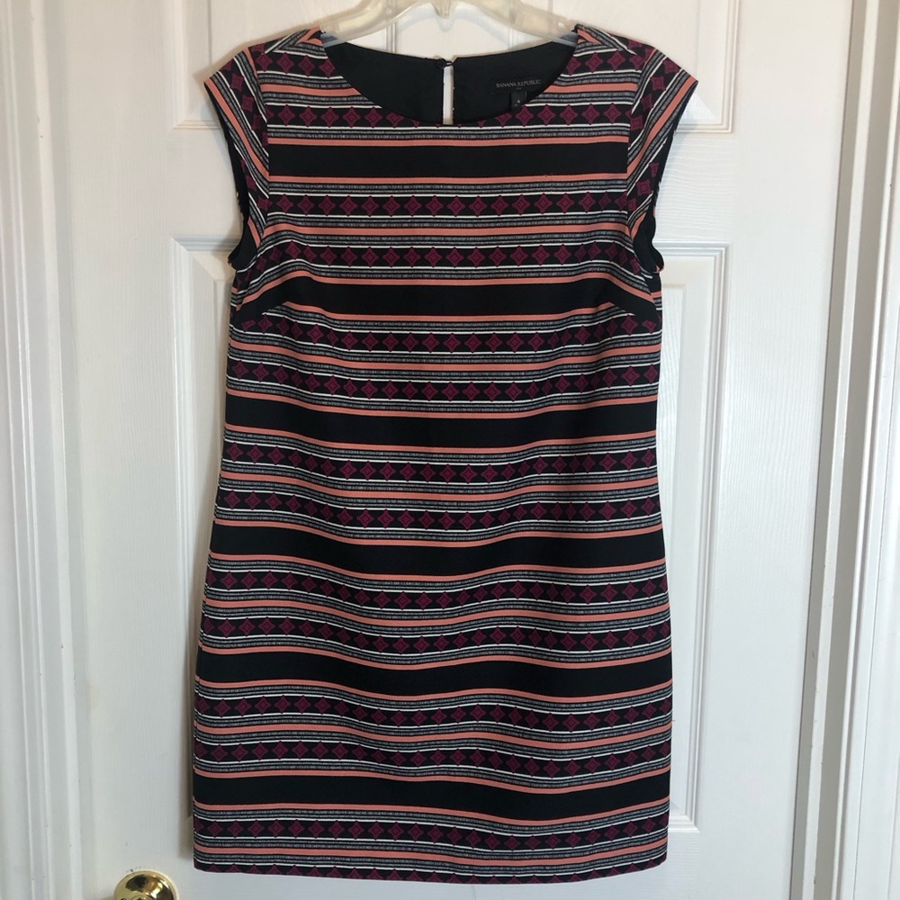Banana Republic Fully Lined Cap Sleeve Dress. Size 6